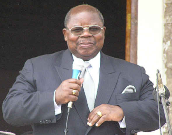 Benjamin Mkapa at All Saints Cathedral, Mpwapwa (October 2005)